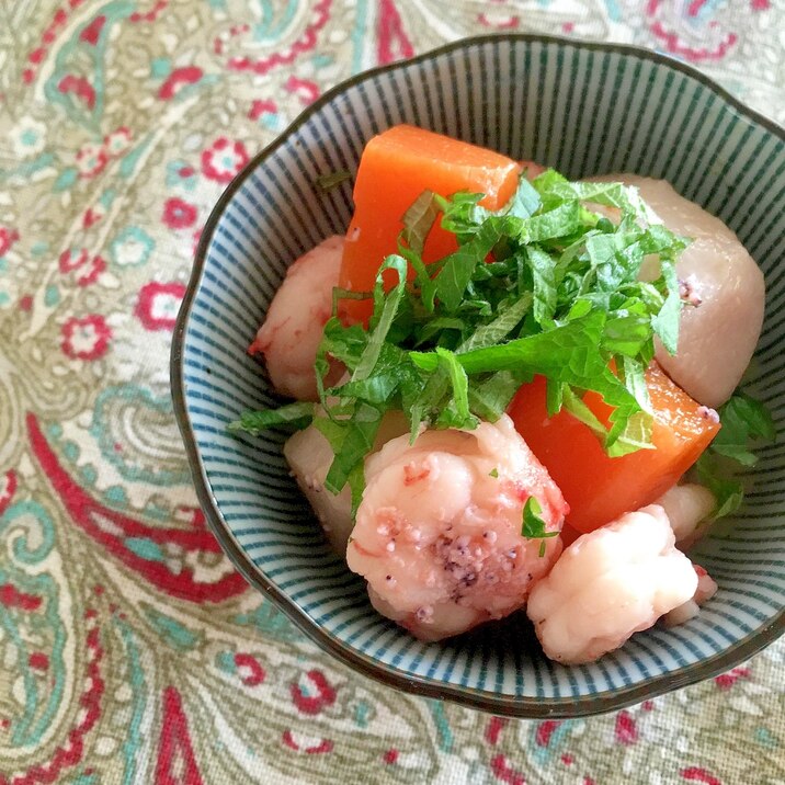 小鉢料理に♩里芋と甘海老の煮物